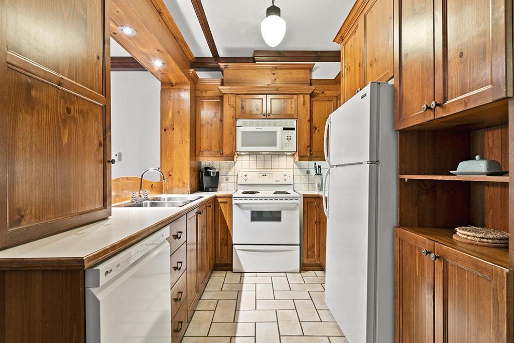 Le Manoir 106-7 By Escapades Tremblant Apartment มงต์-ทร็องบล็องต์ ภายนอก รูปภาพ